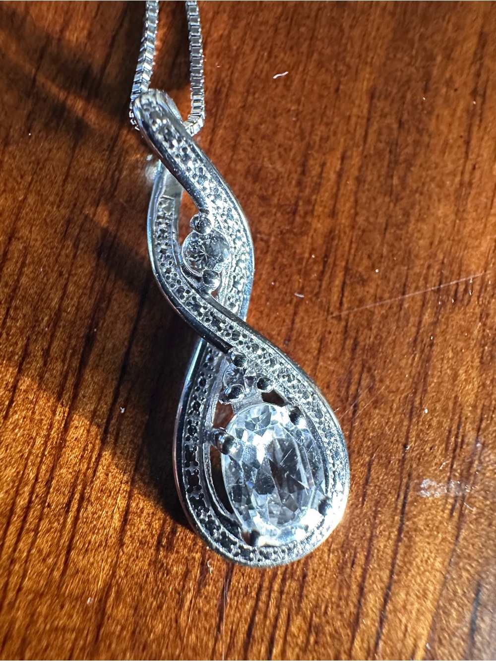 Elegant Silver-Tone Teardrop Pendant Necklace with Clear Crystal